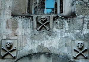 têtes de mort et os croisés 2
